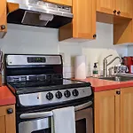 Stay Portland Collection - Quirky Micro Apt - Foodies, Artists, Coffee Lovers